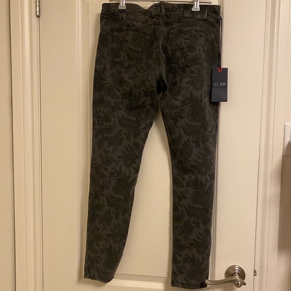 Armani Jeans - Picture 2 of 5
